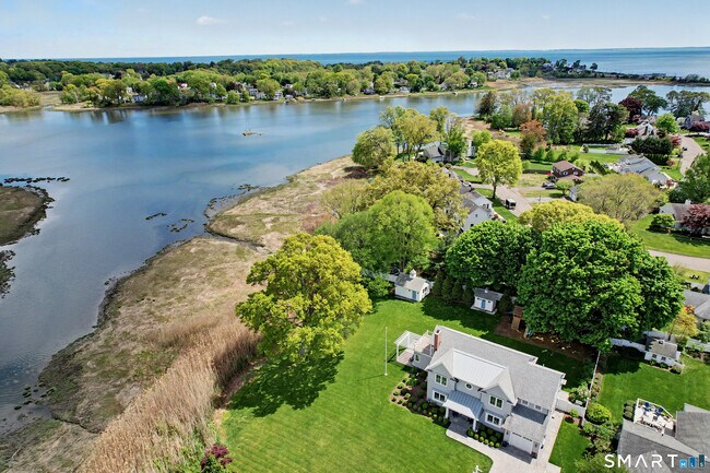 Foto del edificio - 91 Shelter Cove Rd