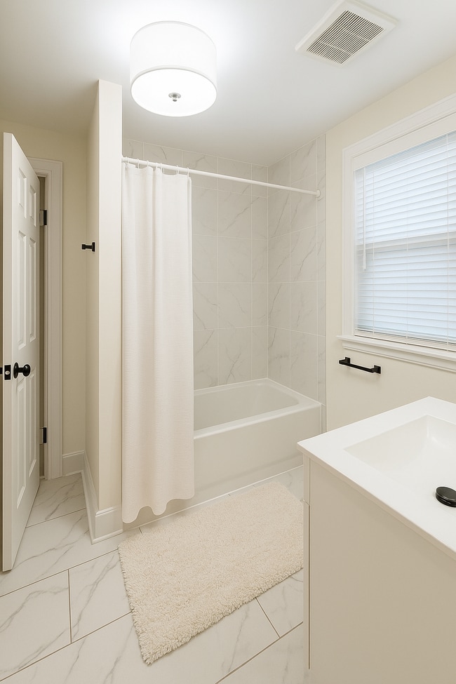 Building Photo - 4313 S King Dr