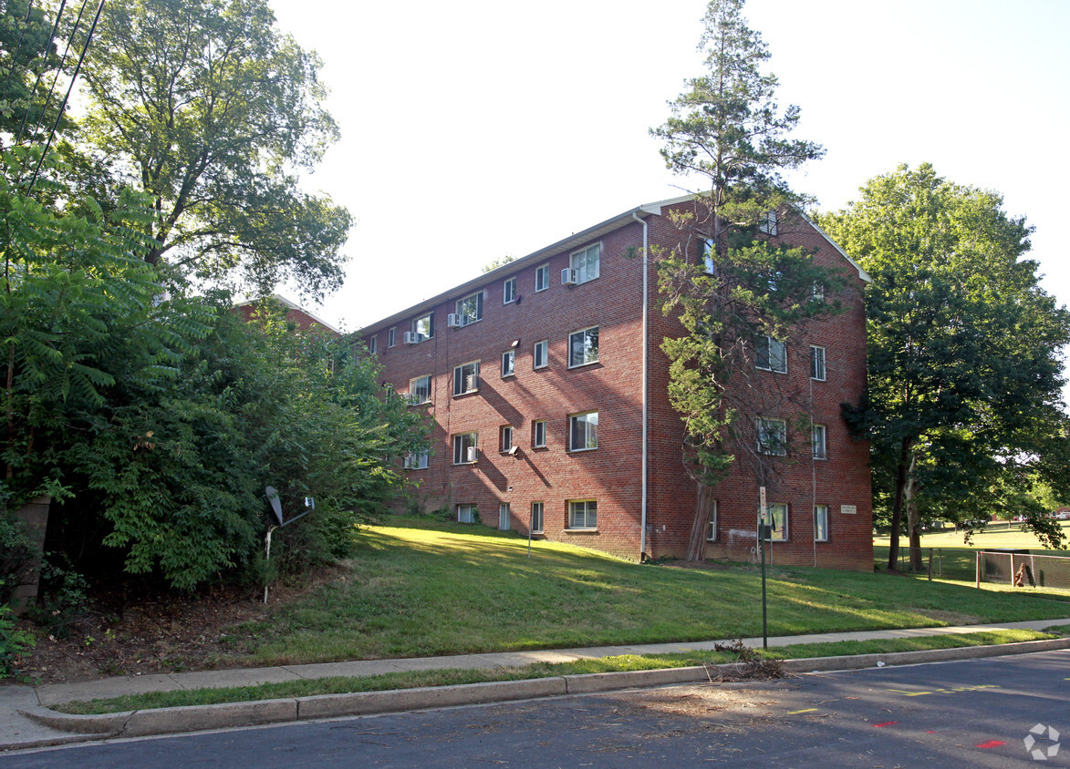 Building Photo - Aurora Hills Apartments