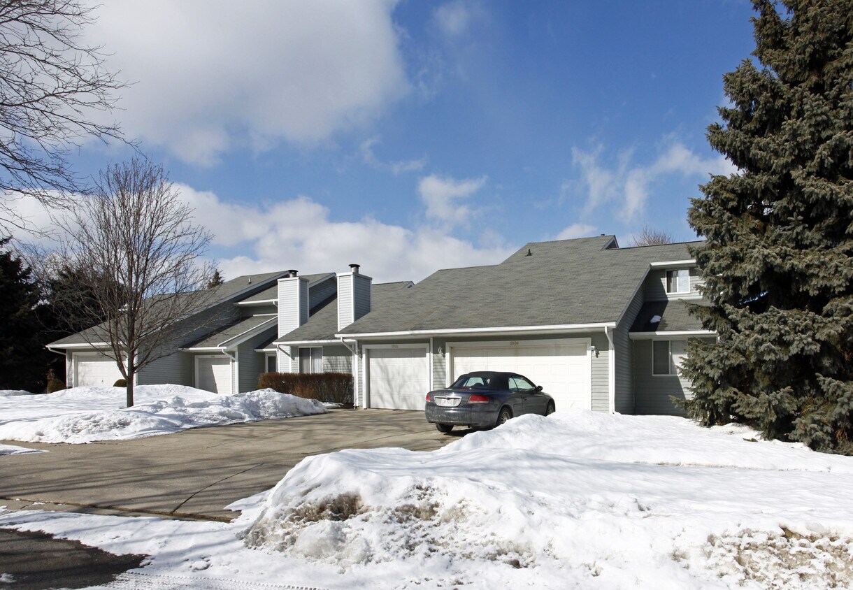 Foto del edificio - 5904 Staghorn Dr