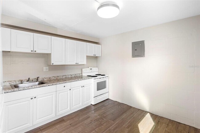 Foto del edificio - 901 Colyer St