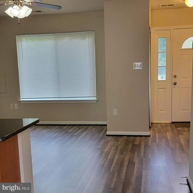 Building Photo - 3096 Heathcote Rd