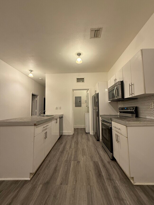 Foto del edificio - 445 NW 77th St