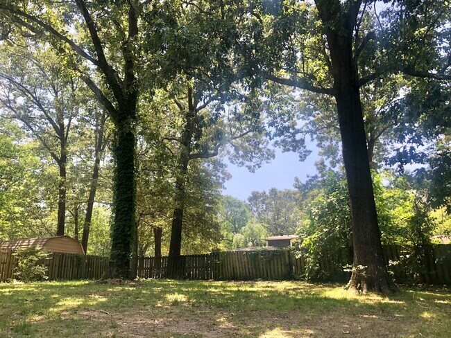 Foto del edificio - 1701 Merrill Cv