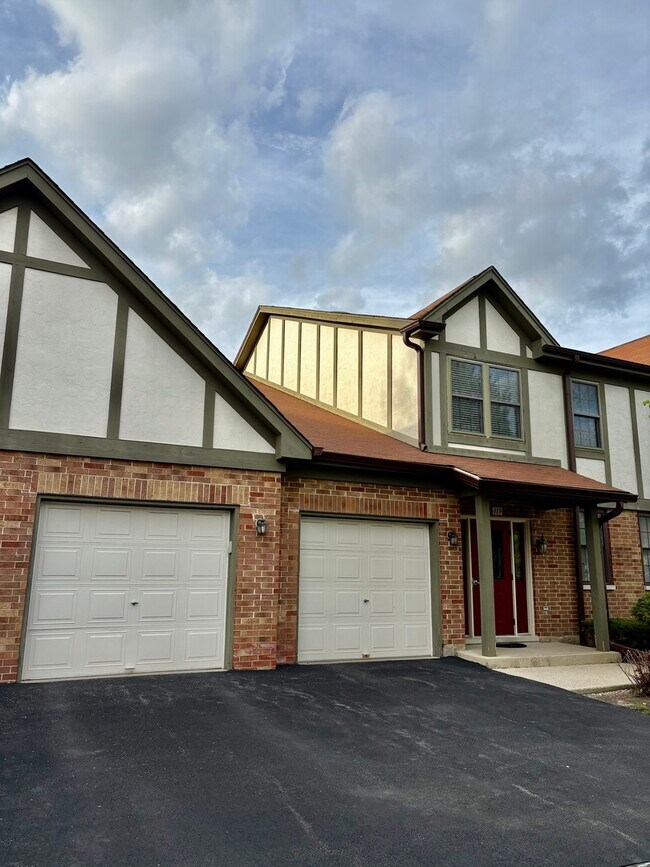 Foto del edificio - 319 Deer Glen Way