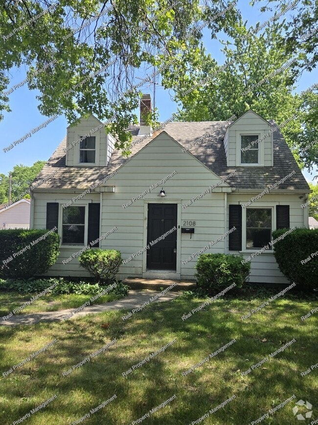 Building Photo - 2108 Washington Cir