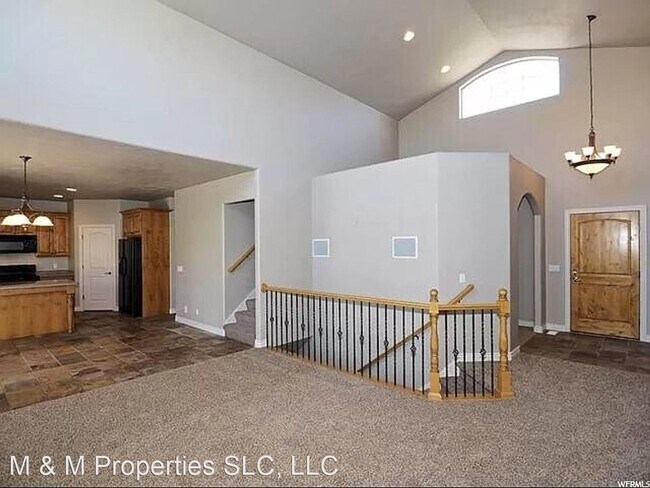 Building Photo - 5 br, 4 bath House - 3732 W Salinas Dr