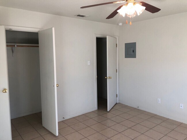 Foto del edificio - 403 Justin Ln