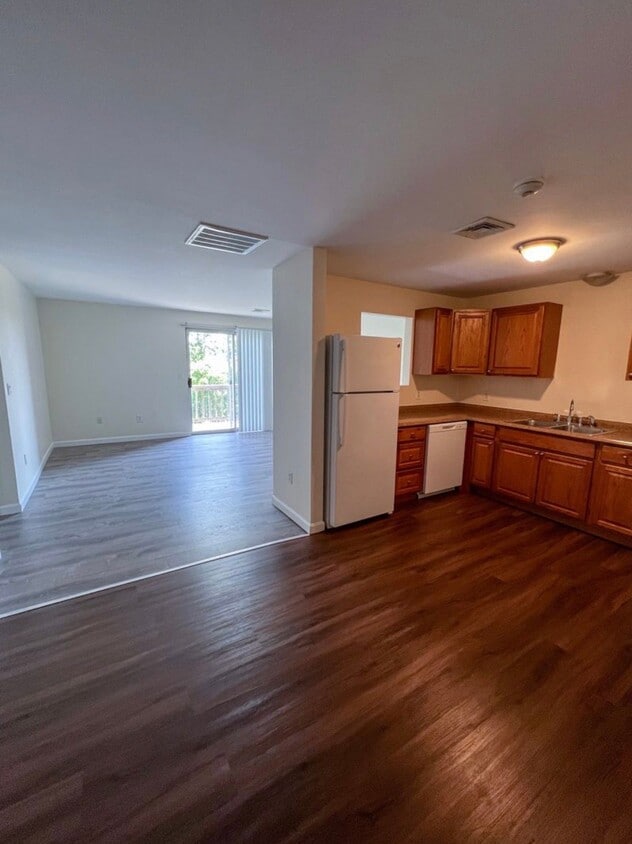 Photo - 4000 N Main St (Fall River, MA)