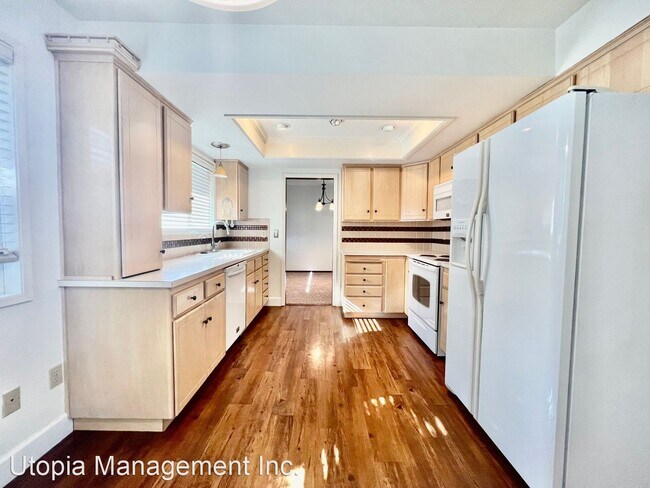 Building Photo - 3 br, 2.5 bath House - 335 NE 141st Ave.