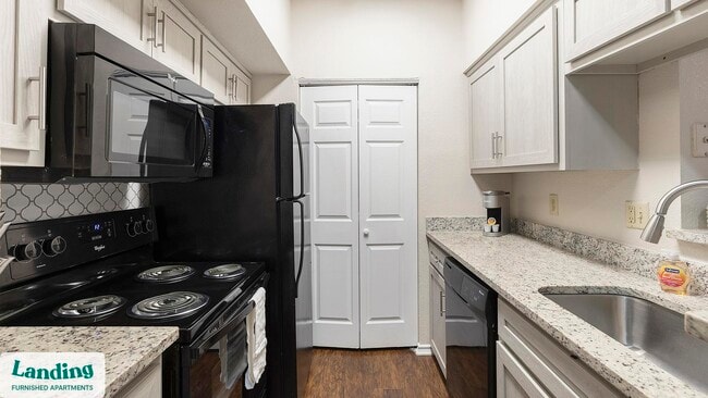 Building Photo - 165 Forestbrook Dr