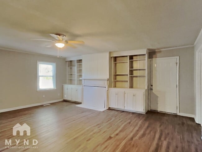 Building Photo - 4812 Kaplan Dr