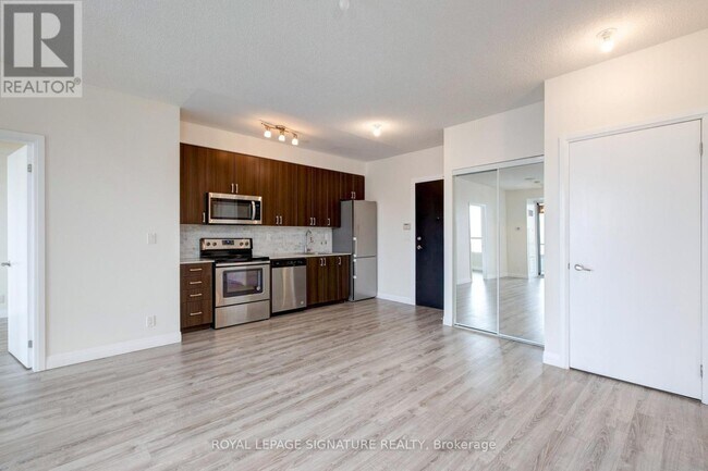 Building Photo - 22 E Haven Dr