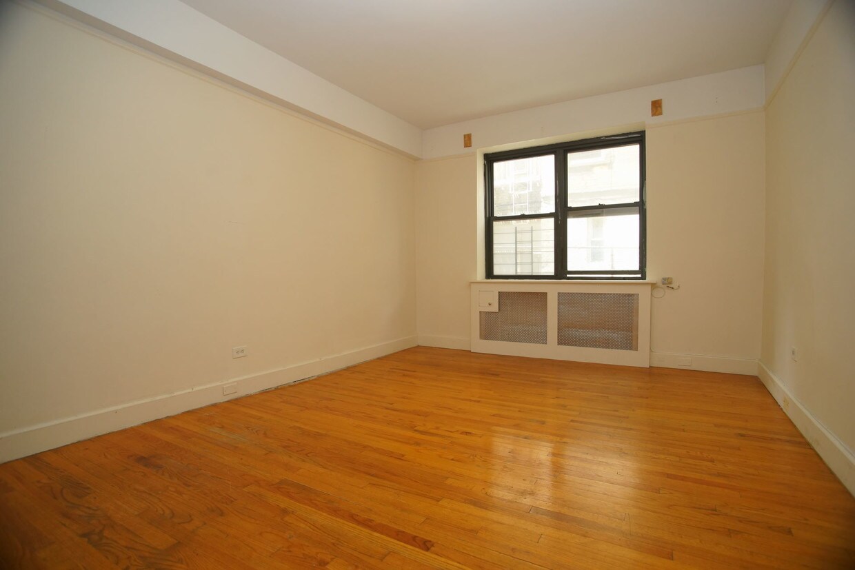 Primary Photo - 8020 Bay Pkwy