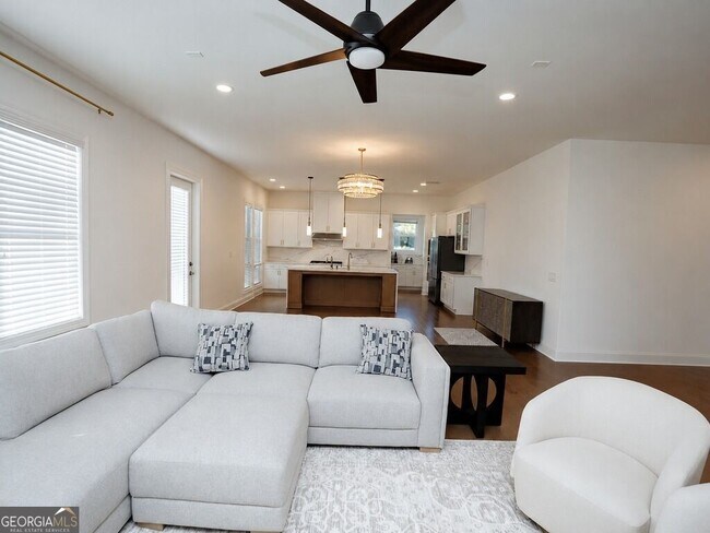 Foto del edificio - 6725 Dahlgren Ct