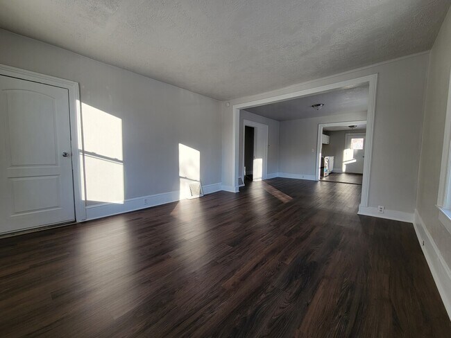 Foto del edificio - 542 N. Superior St