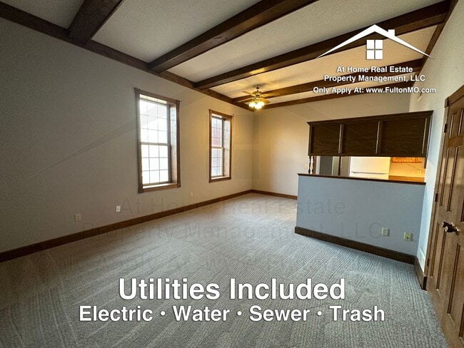 Building Photo - 103 E 10th St