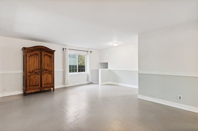 Foto del edificio - 2326 N Meade Ave