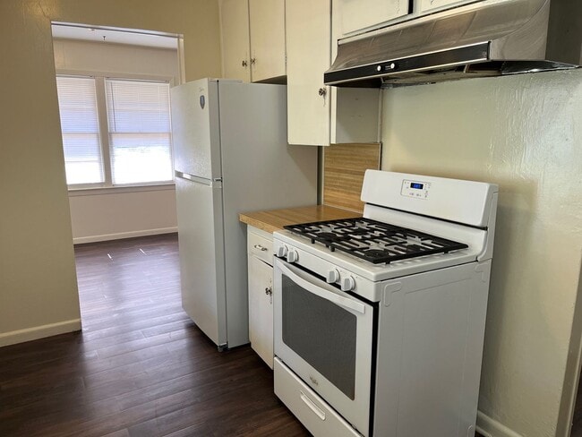 Building Photo - 3BR/1BA off Shed Road in Bossier City