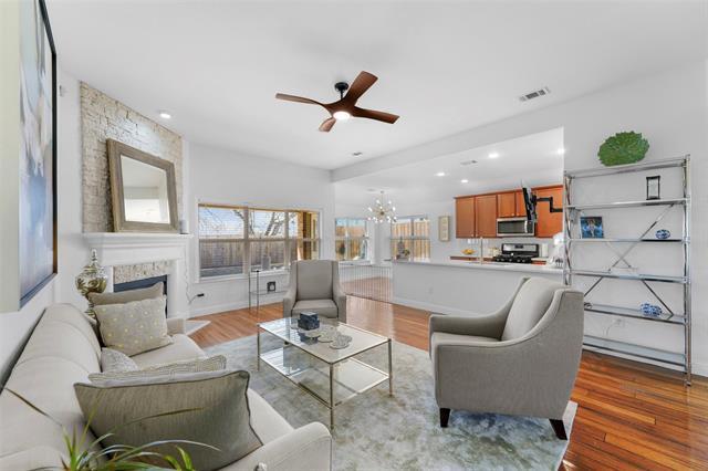 Foto del edificio - 3233 Clear Springs Dr