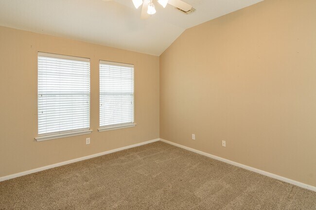 Foto del edificio - 57 Scarlet Woods Ct