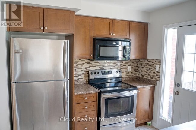 Building Photo - 637 Speyer Cir