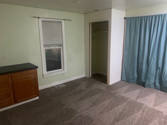 Foto del edificio - 409 Capital Ave SW
