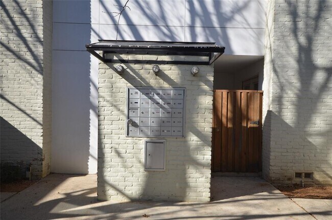 Foto del edificio - 4134 Travis St
