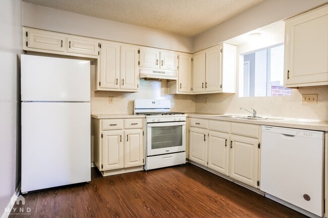 Building Photo - 12800 Tomanet Trail