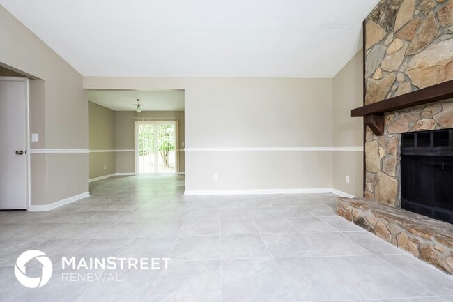 Building Photo - 5722 Phillips Dr