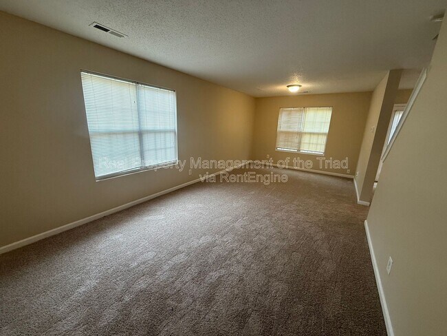 Foto del edificio - 1124 Highstone Dr