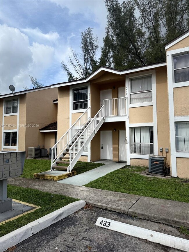 Building Photo - 2272 SW 81st Ave