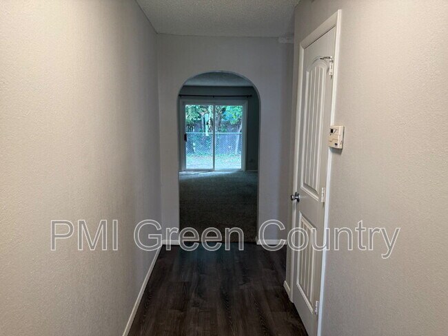 Foto del edificio - 6609 S Rockford Ave