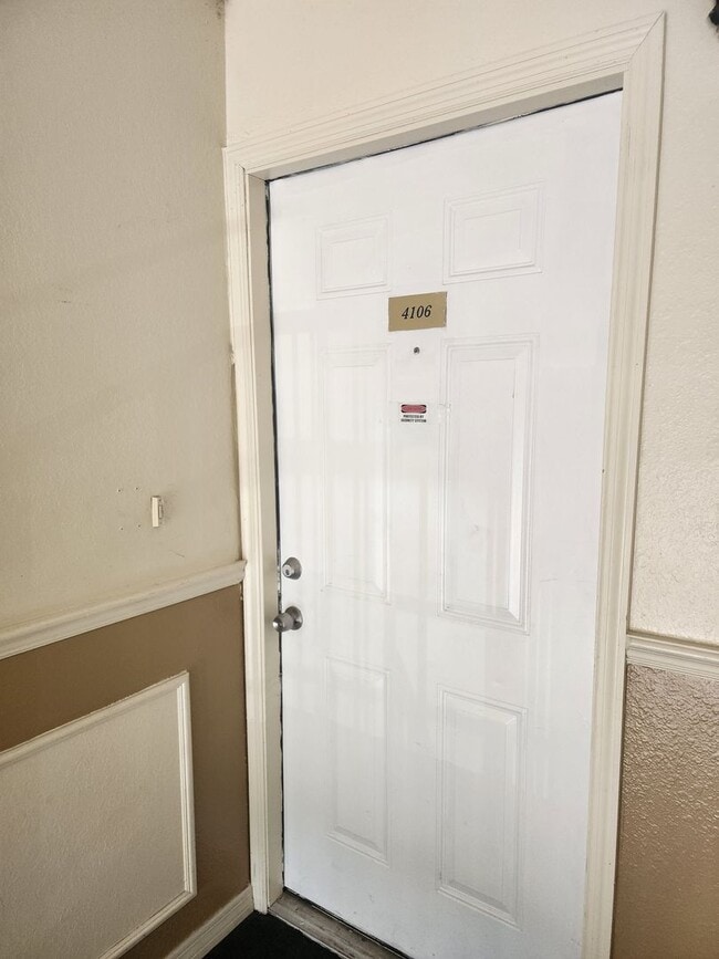 Foto del edificio - COOMING SOON : 2 Bedroom 2 Bath Condo