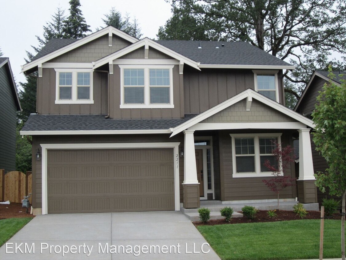 Primary Photo - 4 br, 2.5 bath House - 2211 NE 38th Avenue