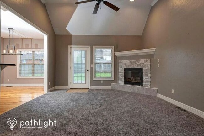Building Photo - 2106 East Robin Street, Ozark, MO, 65721