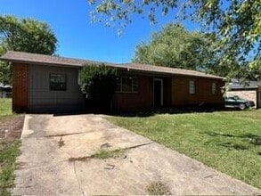 Building Photo - 1502 White Rd
