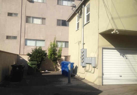 Foto del edificio - 11246 La Maida St