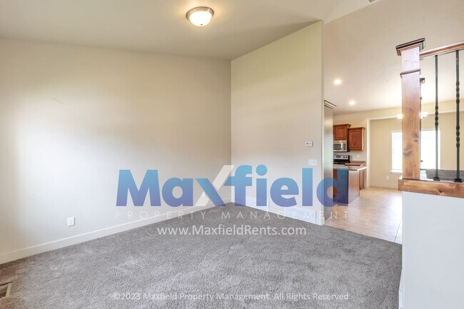 Foto del edificio - Eagle Mountain 4+ Bed 4 Bath 2600 Sq Ft 2 ...