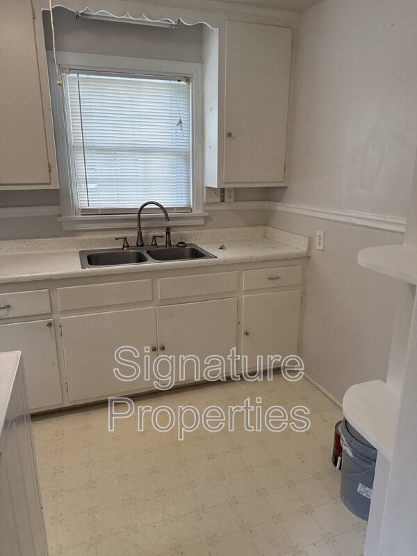 Building Photo - 1209 Foxcroft Rd