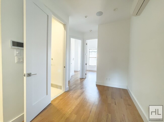 Foto del edificio - Upper East Side / Spacious 1-Bedroom 1-Bat...