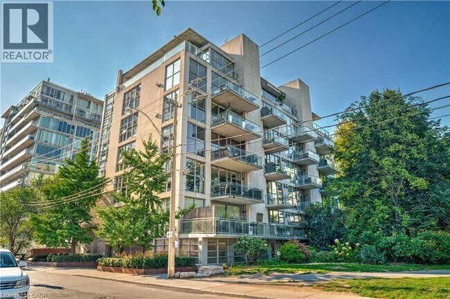 Building Photo - 20 Niagara St