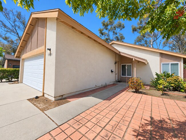 Building Photo - 10930 Red Rock Dr