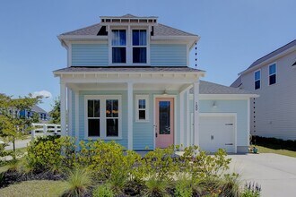 Building Photo - 100 True Blue Lp