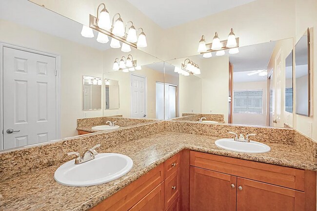 Foto del edificio - Unit 28E