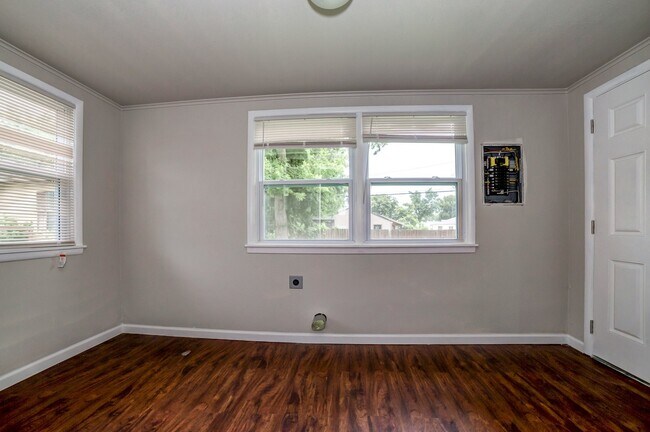 Building Photo - Full gut remodel! All new everything!! Come check it out.