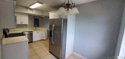 Building Photo - 9033 Wiles Rd
