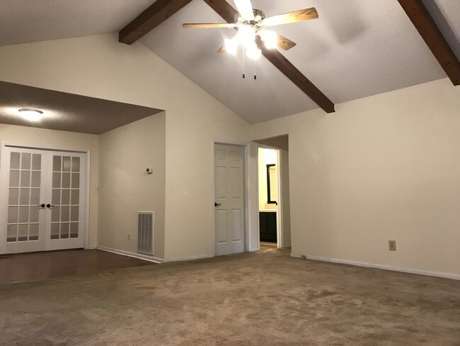 Sala de estar - 4448 Huntington Dr