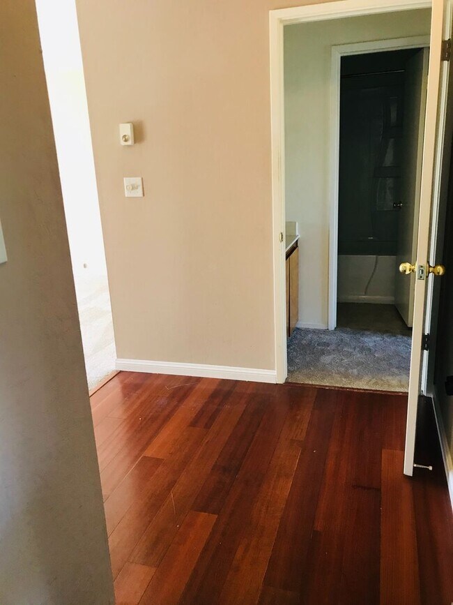 Foto del edificio - One Bedroom Condo