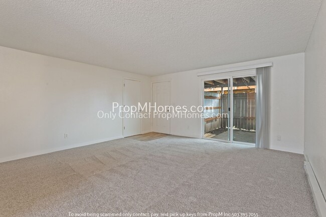 Building Photo - 3283 SW 126th Ave